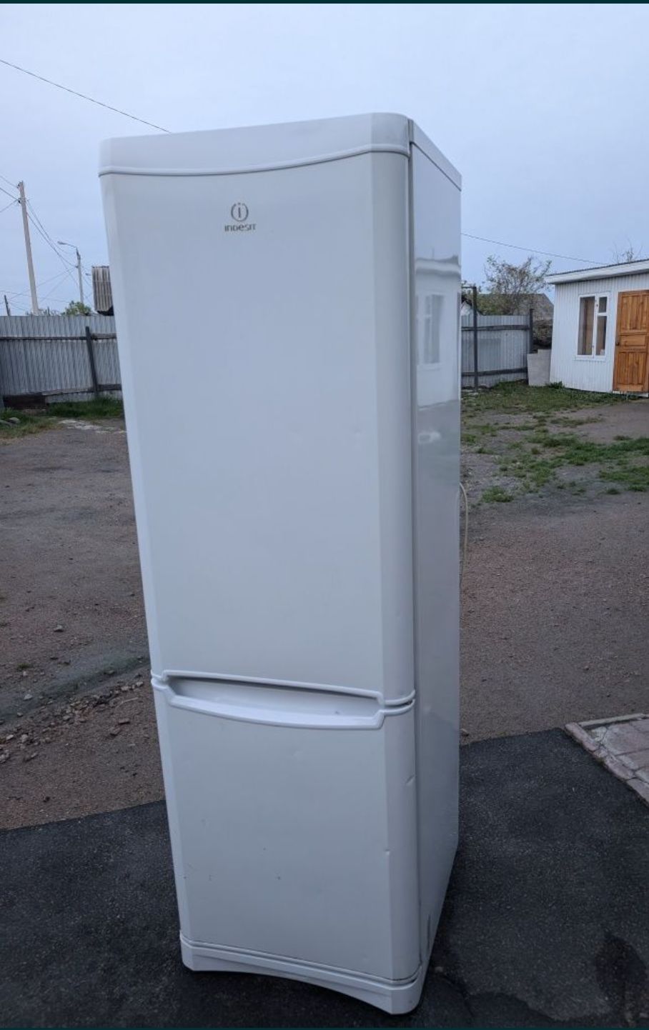 Продам холодильник