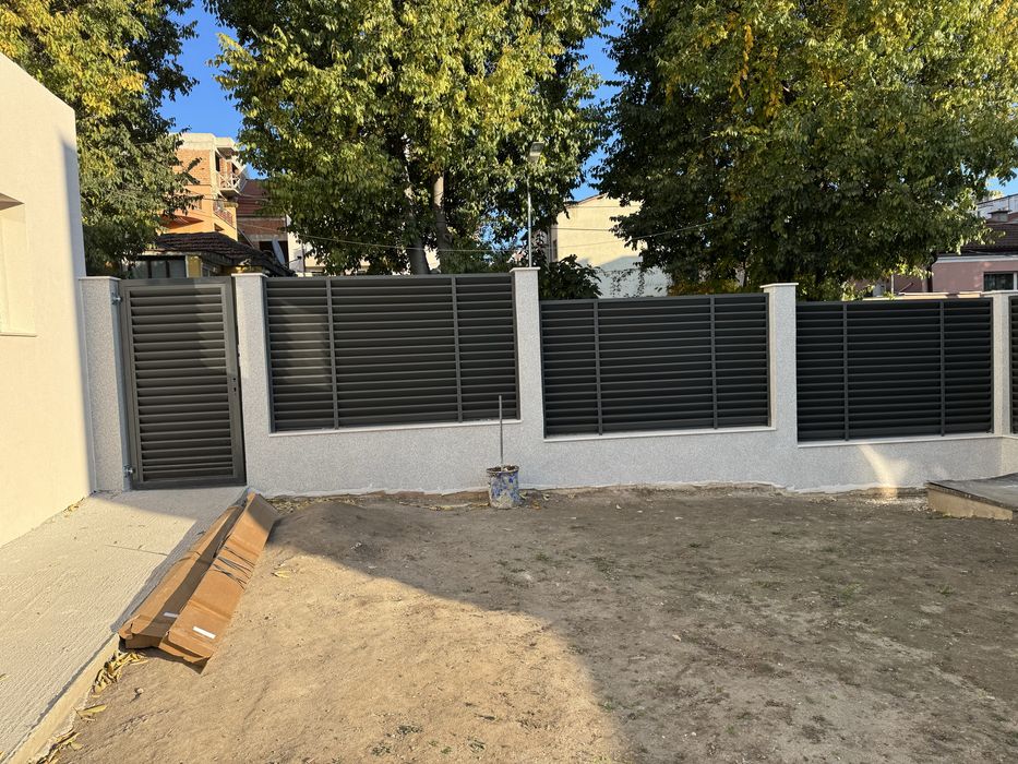 Монтаж на оградни пана