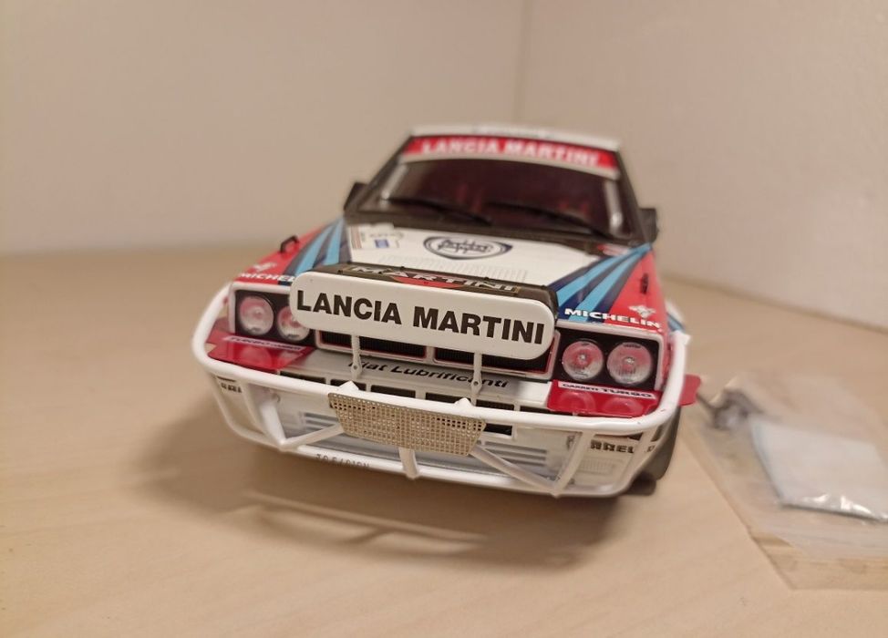 Lancia integrale 
Scara 1:18
IXO

Pozele reflectă realitatea. Se vinde