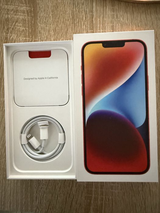 Cutie cu cablu, iPhone 14 Plus red