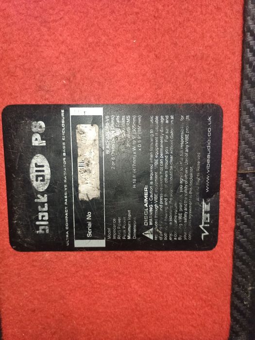 Vând un bas auto de putere mare dif cu 2 bobine 1200 de wați la 2 omy