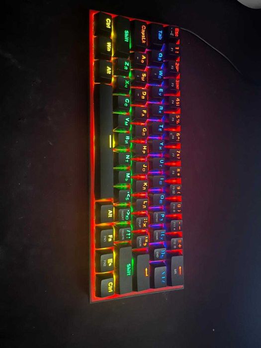 Продам игровую клавиатуру Redragon
