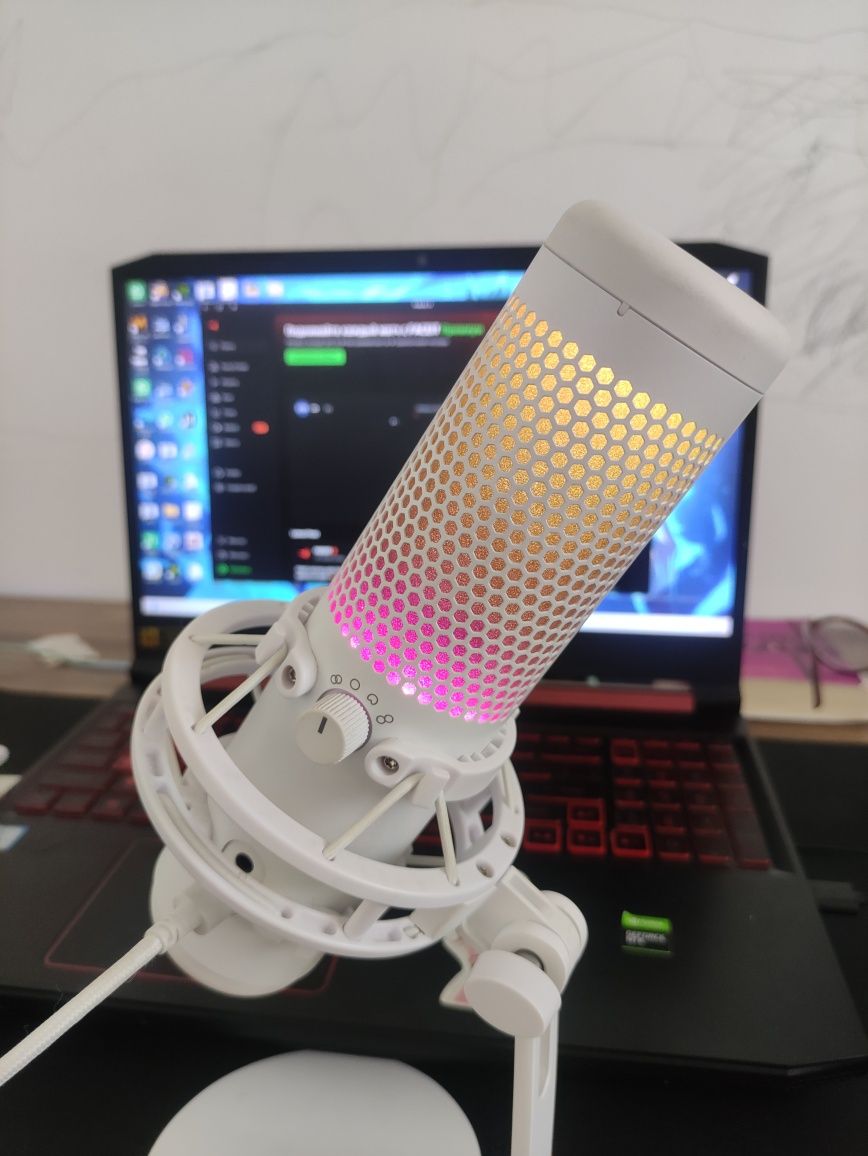 Продам микрофон HyperX QuadCast S