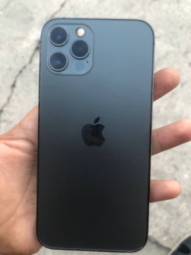 Iphone 12 pro sotiladi