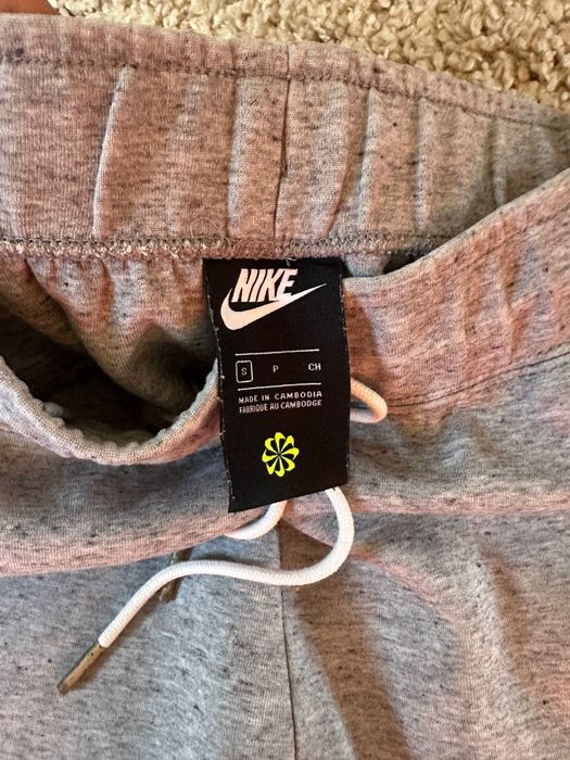 Nike tech pantaloni mărimea S