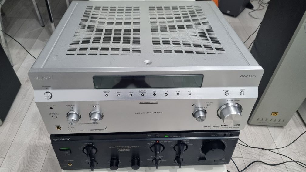 Amplificator receiver  Sony  AVR DA 1200 ES.