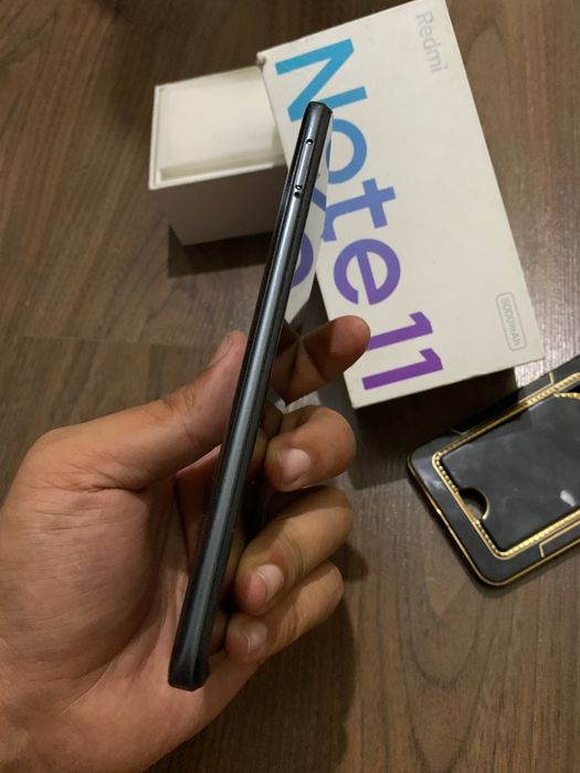 Note 11 karobkasi bor ishlatilmay turibdi