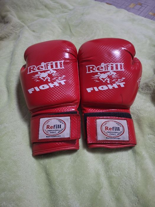 Боксерские перчатки детские 6 унций