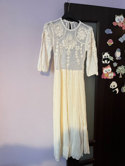 Rochie eleganta cu broderie Zara