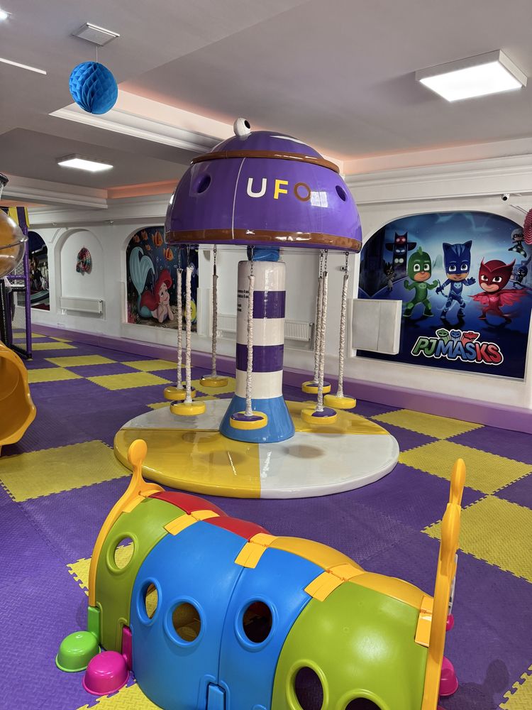 Loc de joaca interior tematica Space