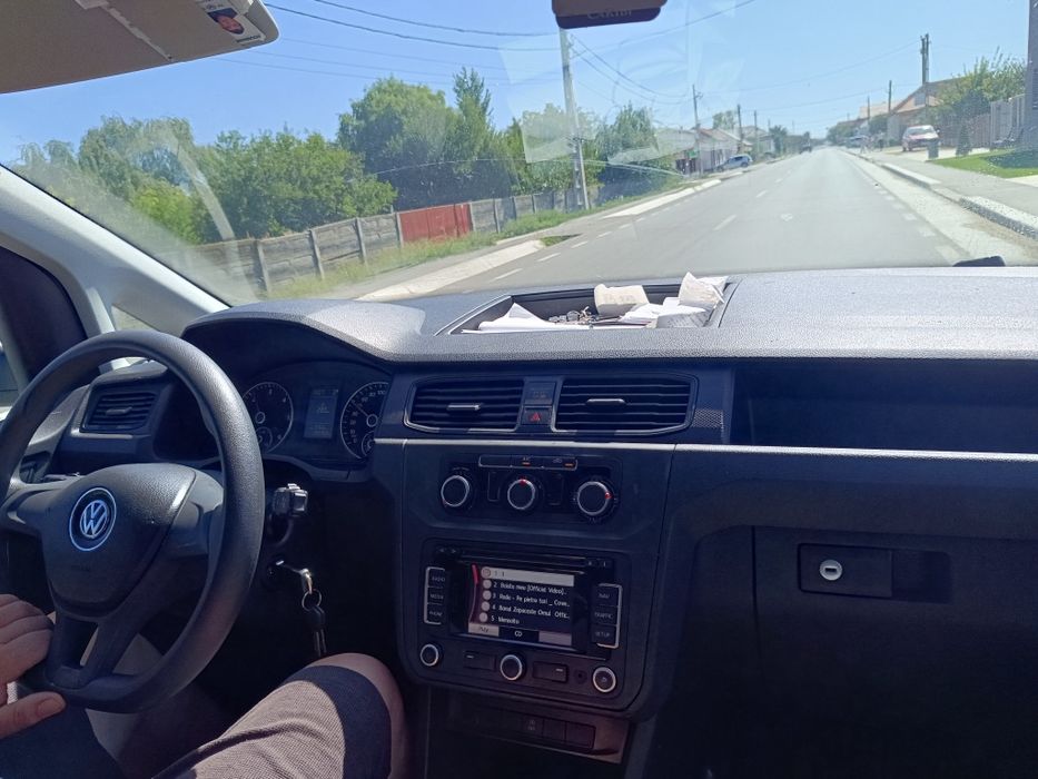 Vând volkswagen caddy