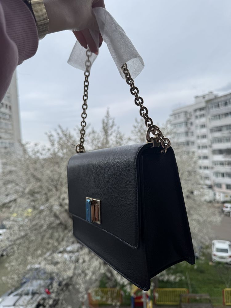 Чисто нова черна чанта FURLA