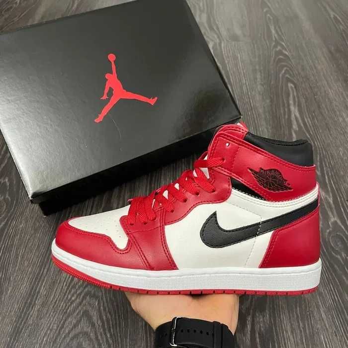 Adidasi Nike Air Jordan 1 High Chicago Red | Produs Unisex
