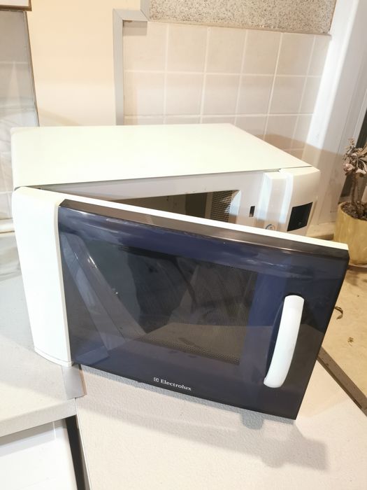 Микровълнова Electrolux