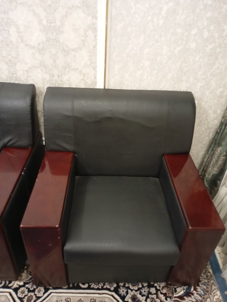 Kaja divan sotiladi sifati zor