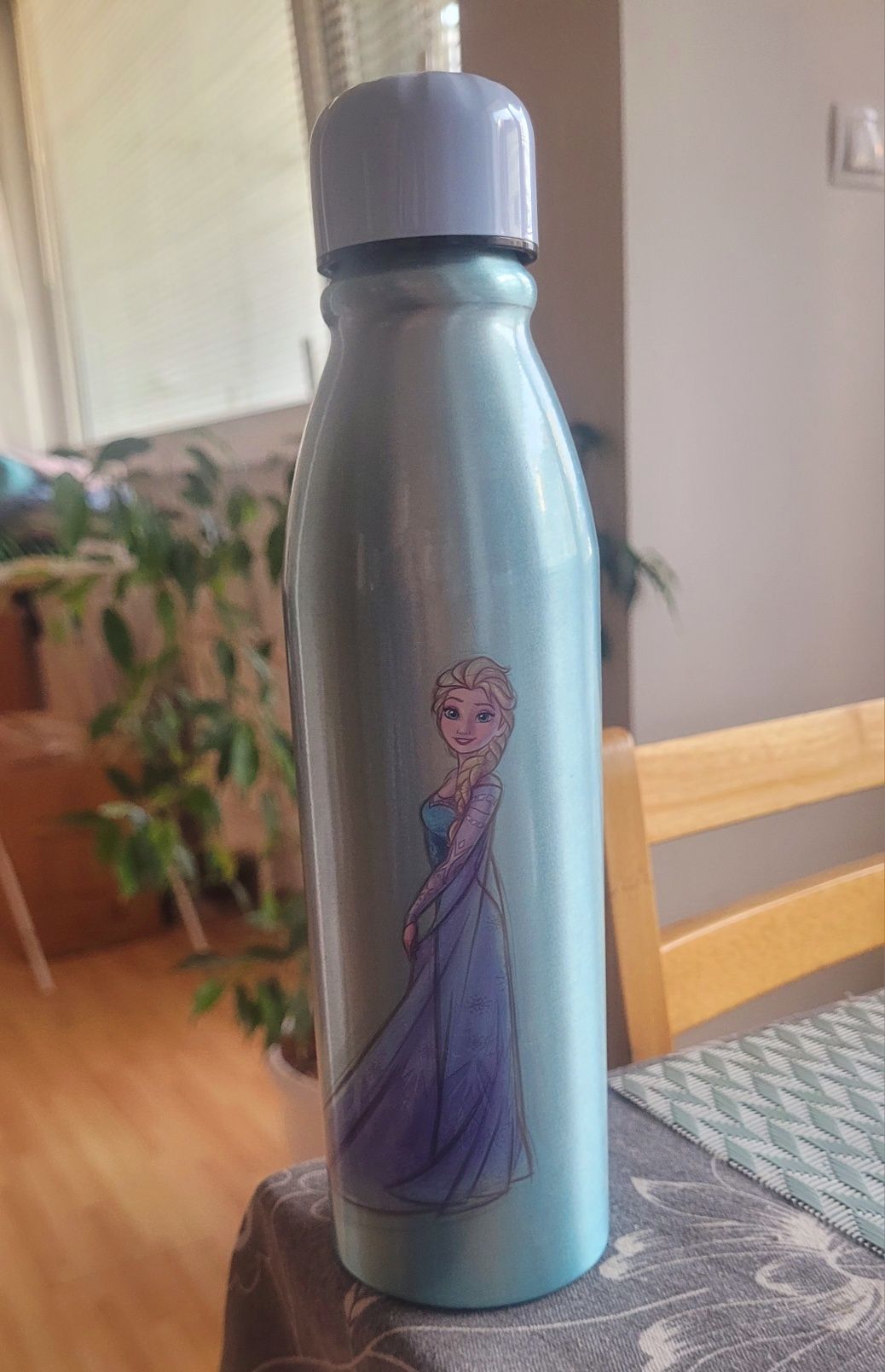 Бутилка за вода нова без етикет