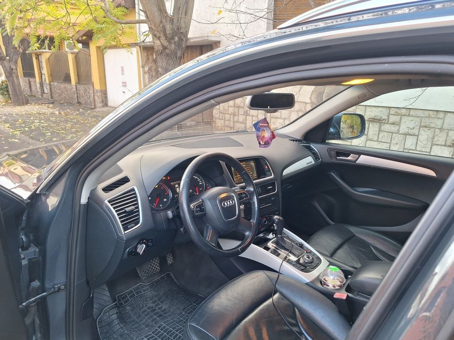 Vand sau schimb Audi Q5 2.0 automat
