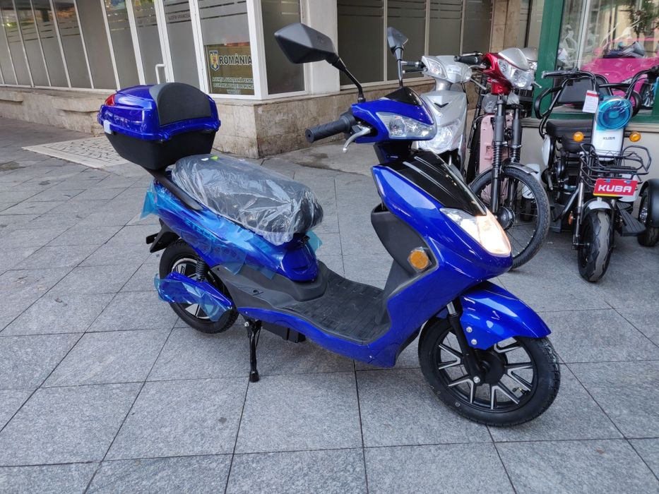 Scuter Electric ZTECH ZT-27 900W, Fara Permis, 25Km/h 48V 20Ah NOU !