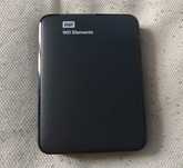 Продавам външен хард диск WD Elements 2TB