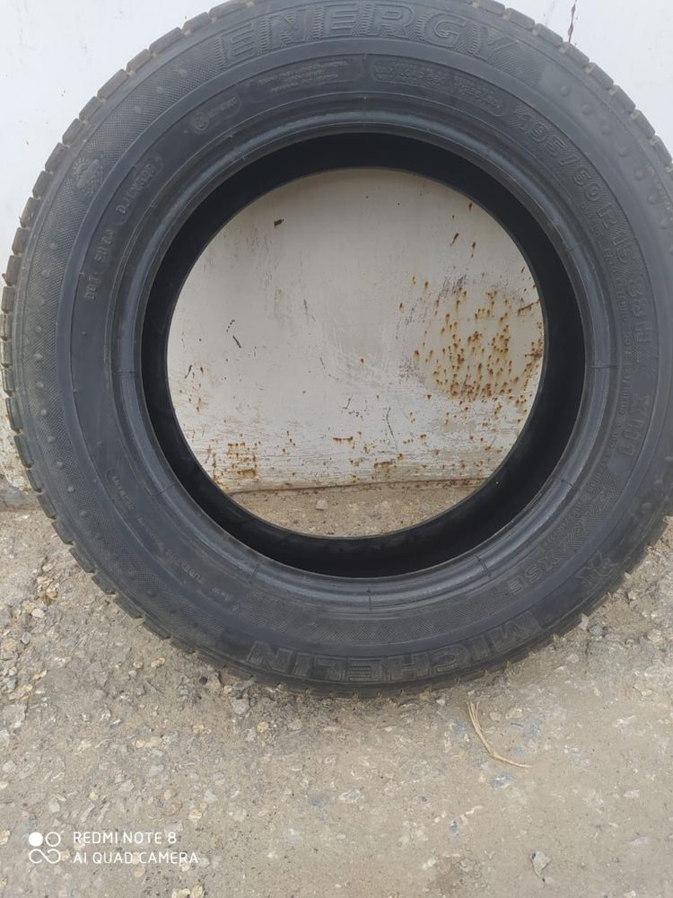 Продам шину размер R15
