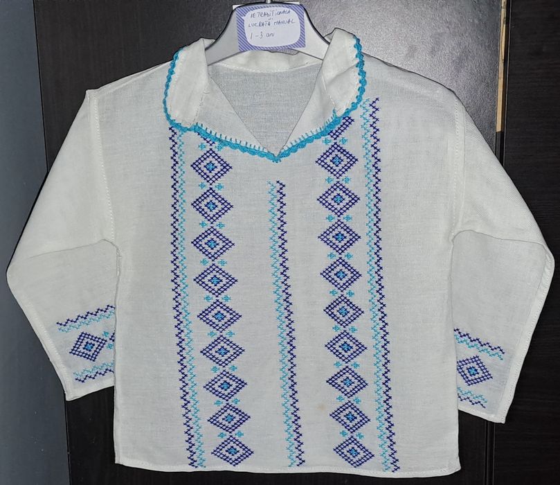 Ie tradiționala lucrata manual