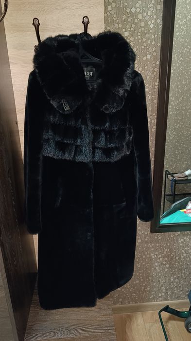 Продам шубу мутон с норкой