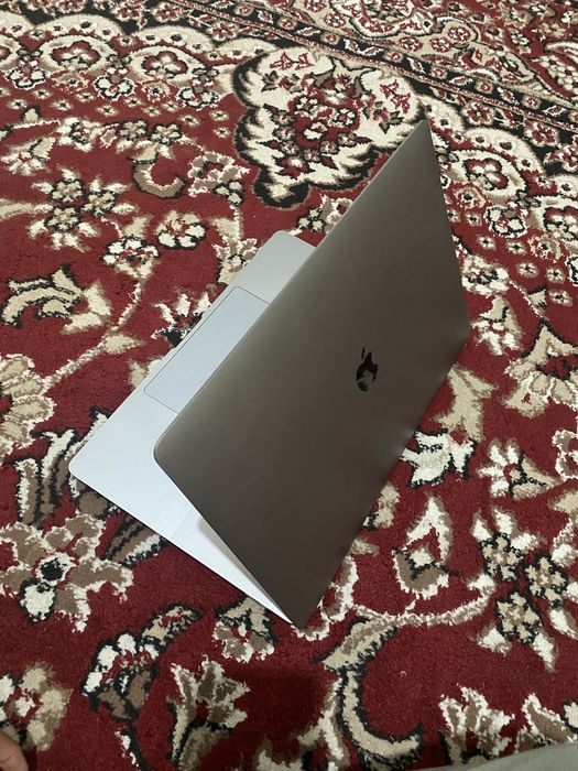 MacBook Pro 16-inch