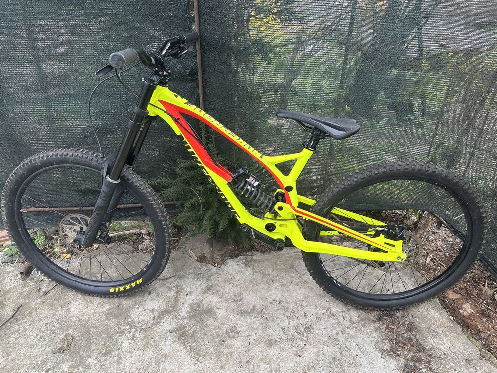 Nukeproof Pulse Comp Downhill Bike
