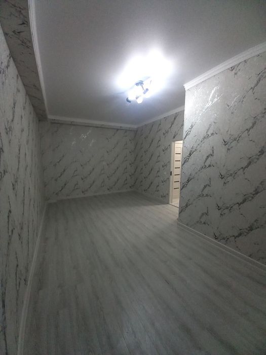 Srochno 2xonalik evroremont uy sotiladi 62000 Sergeli 1- bekat. 2/2/12