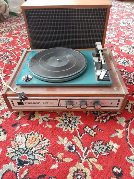 Советский проигрыватель Россия 323