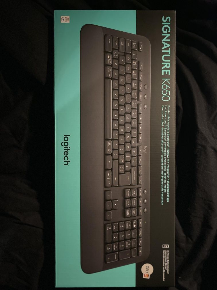 Vând tastaturi Logitech Signature K650 noi sigilate