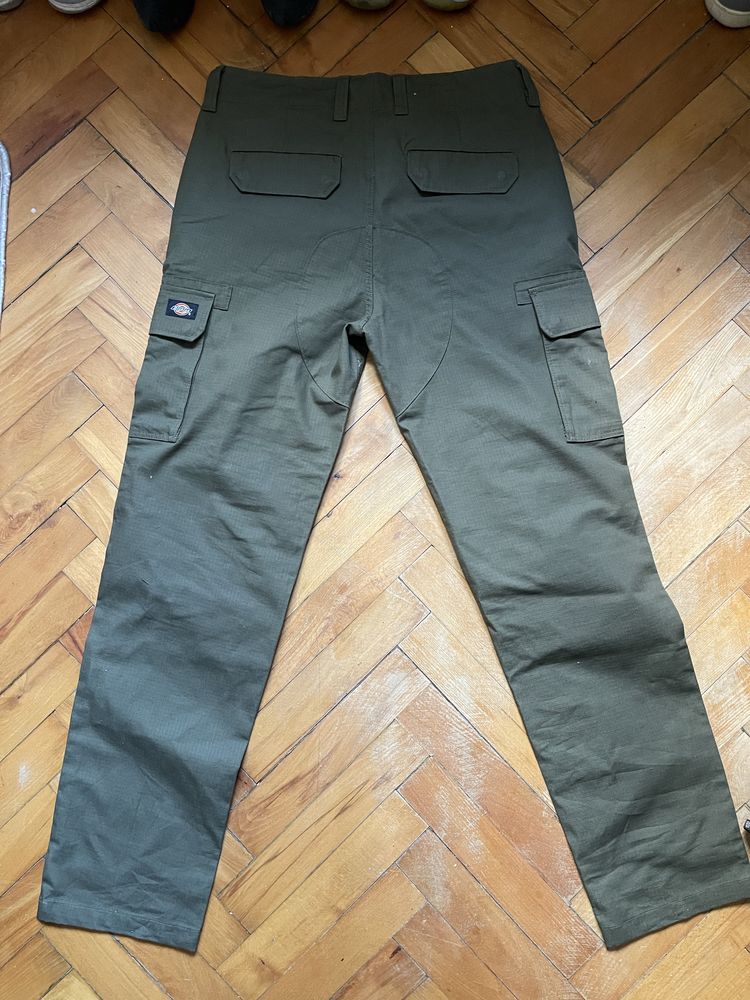 Cargo Pants Dickies Green size 32us [carhartt, patagonia, ed hardy]