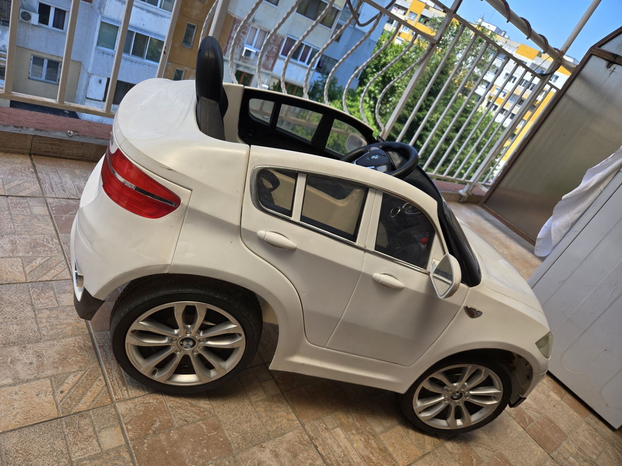 Детска акумулаторна кола BMW X6