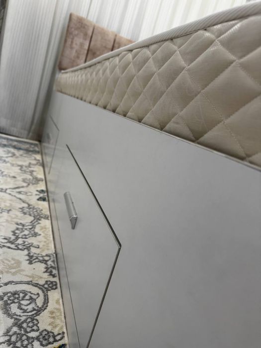 Мебель спалняя, диван