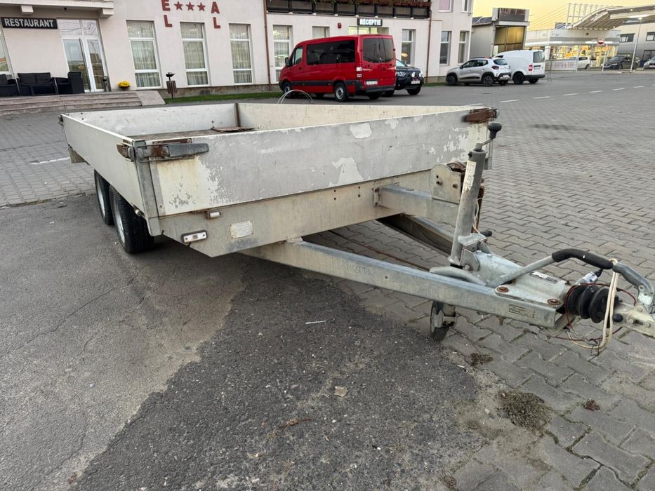 Platforma - remorca Eduard 2.700 kg