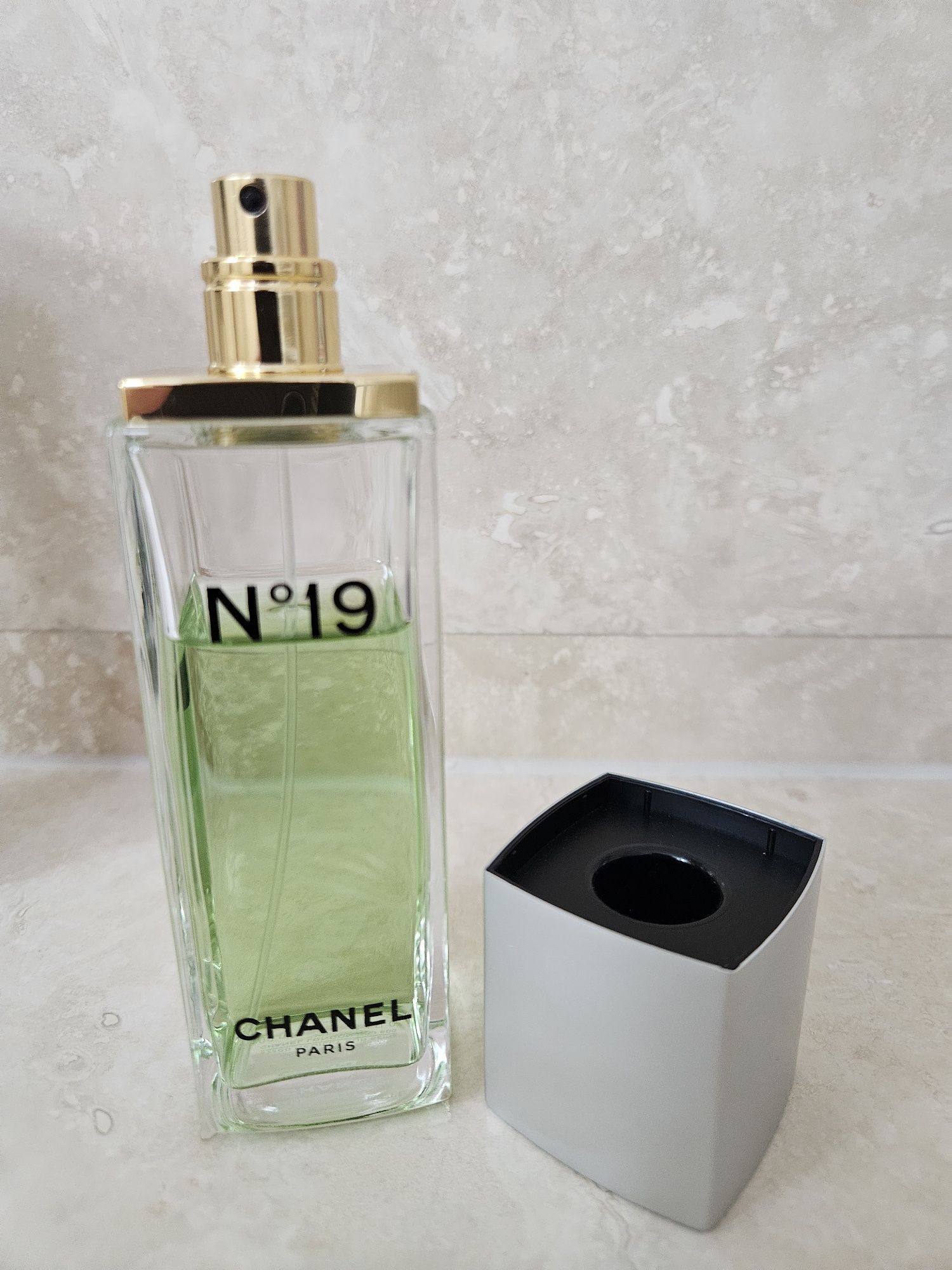 Apa toaleta Chanel no 19 edt aprox 80ml