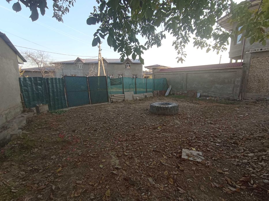 Продам дом в Кибрае. Не далеко от центра