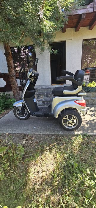Tricicleta electrica,  Volta puțin utilizată, culoare alb sidefat .