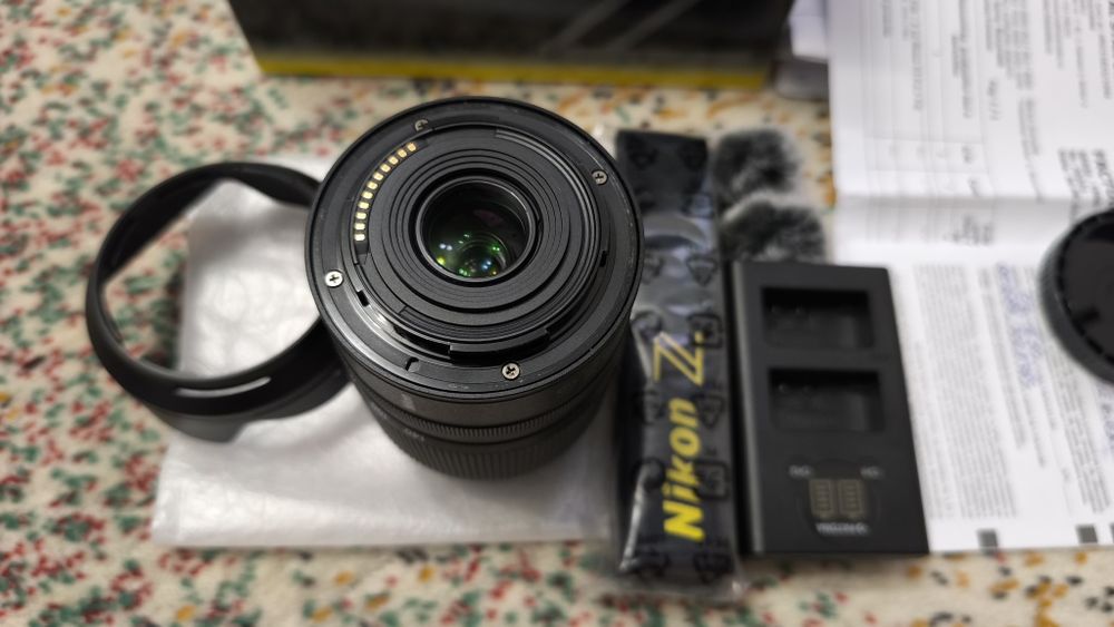 Nikon Z30 Kit cu 2 obiective si trei baterii - ca noul