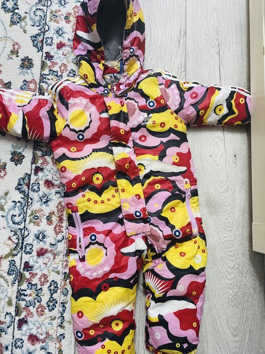 Продам весенний комбинезон Adidas