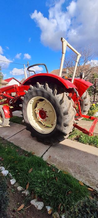 Tractor IHC  523 52cp Agriomatic Imp. Germania cu încărcător și 2 cupe
