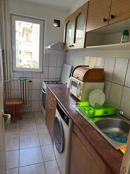 Închiriez apartament cu 2camere Iași Podul Ros 400euro