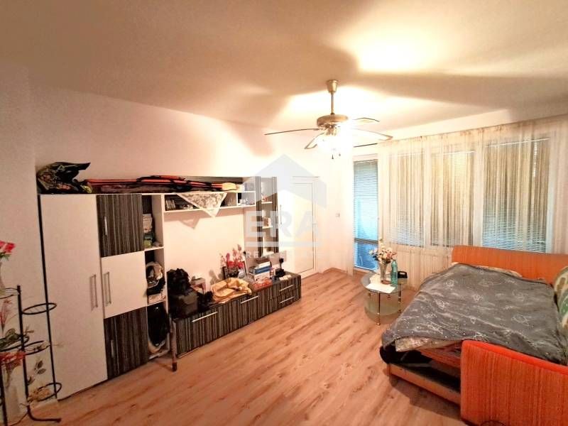 Двустаен, ексклузивен, обзаведен апартамент за продажба, с отделна кух