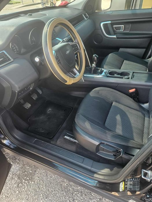 Land Rover Discovery 9,900€