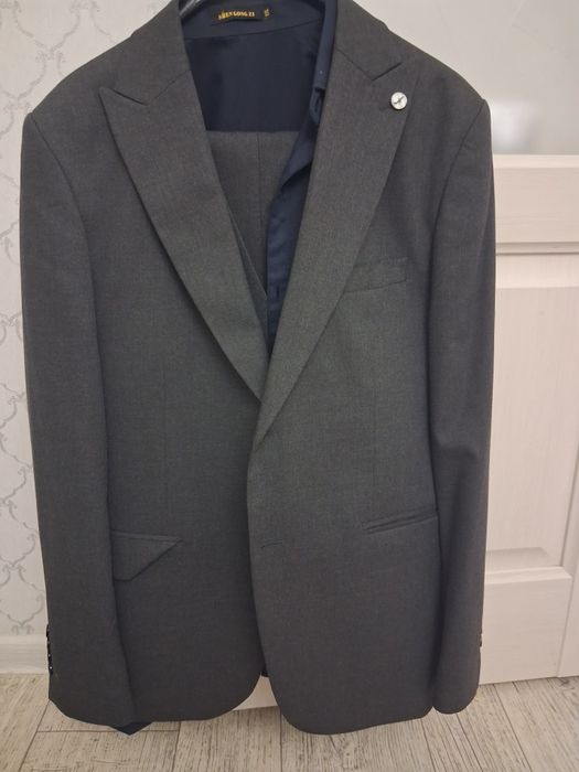 Продам костюм отличном состояние