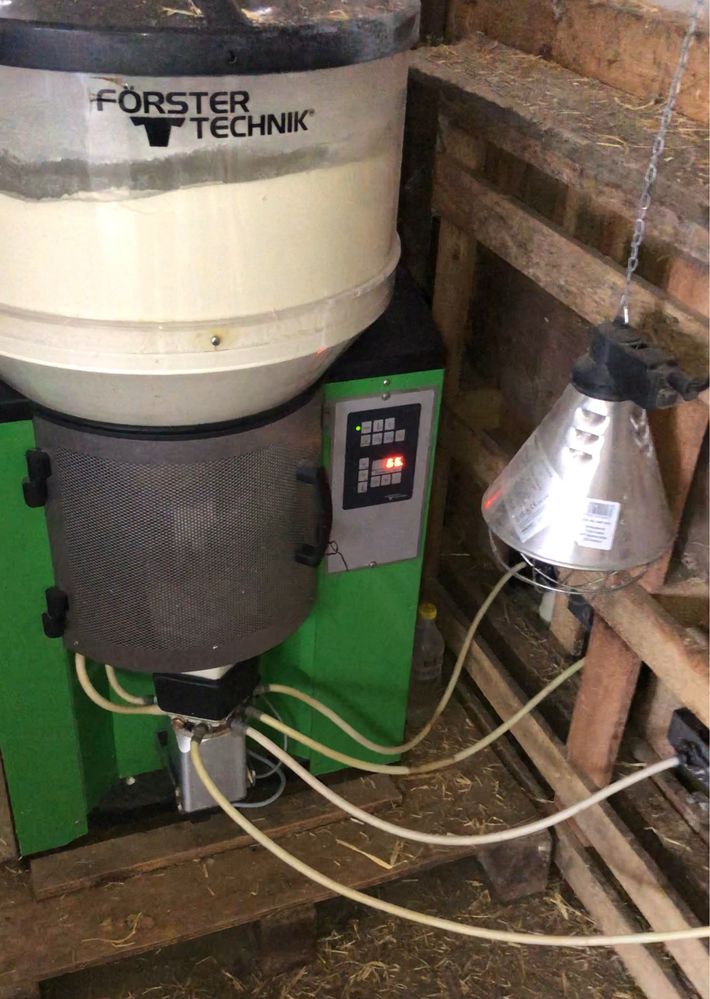 Automat pentru alaptarea mieilor și iezilor Förster Technik® ECO Lamb