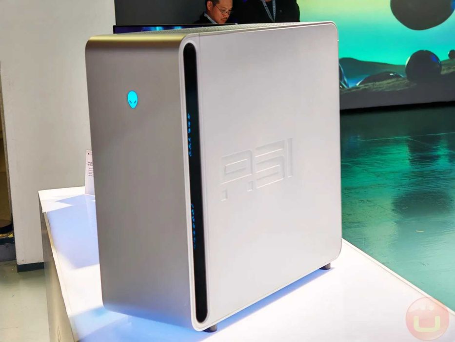 Alienware Area-51 Intel Ultra 9 285K 64GB Ram Nvidia RTX 5090 32GB 6TB