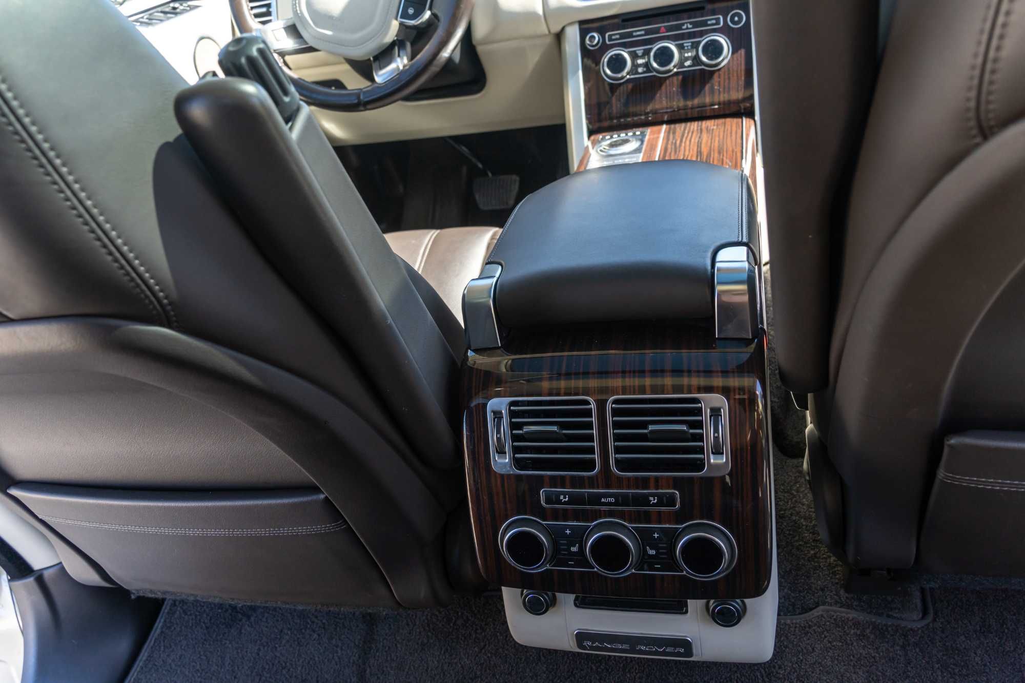 Vanzare Range Rover 4.4V8 pers juridica
