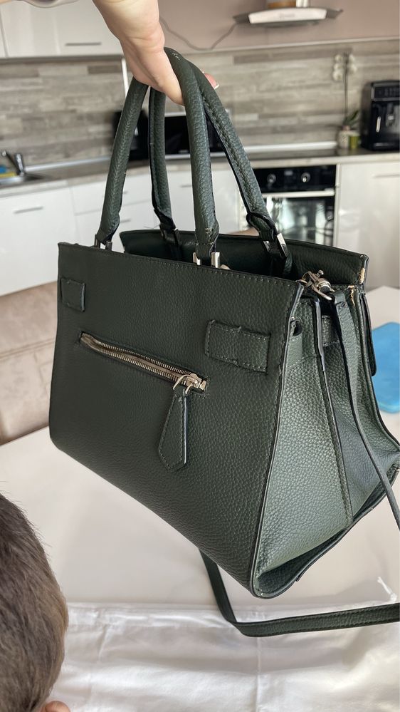 Оригинална чанта Guess