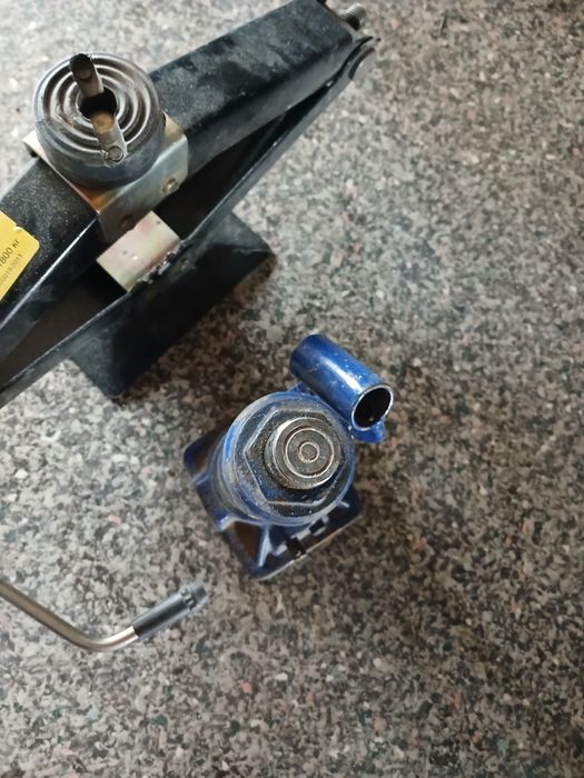 Домкрат 1800 кг 3000 кг